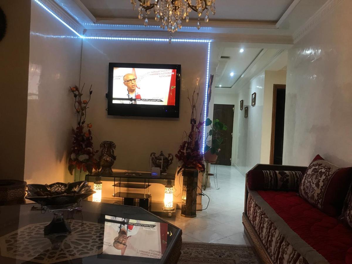 Appartement Familal A Trois Chambres En Face Marjane & Hotel Ahlen Tangier Exterior photo